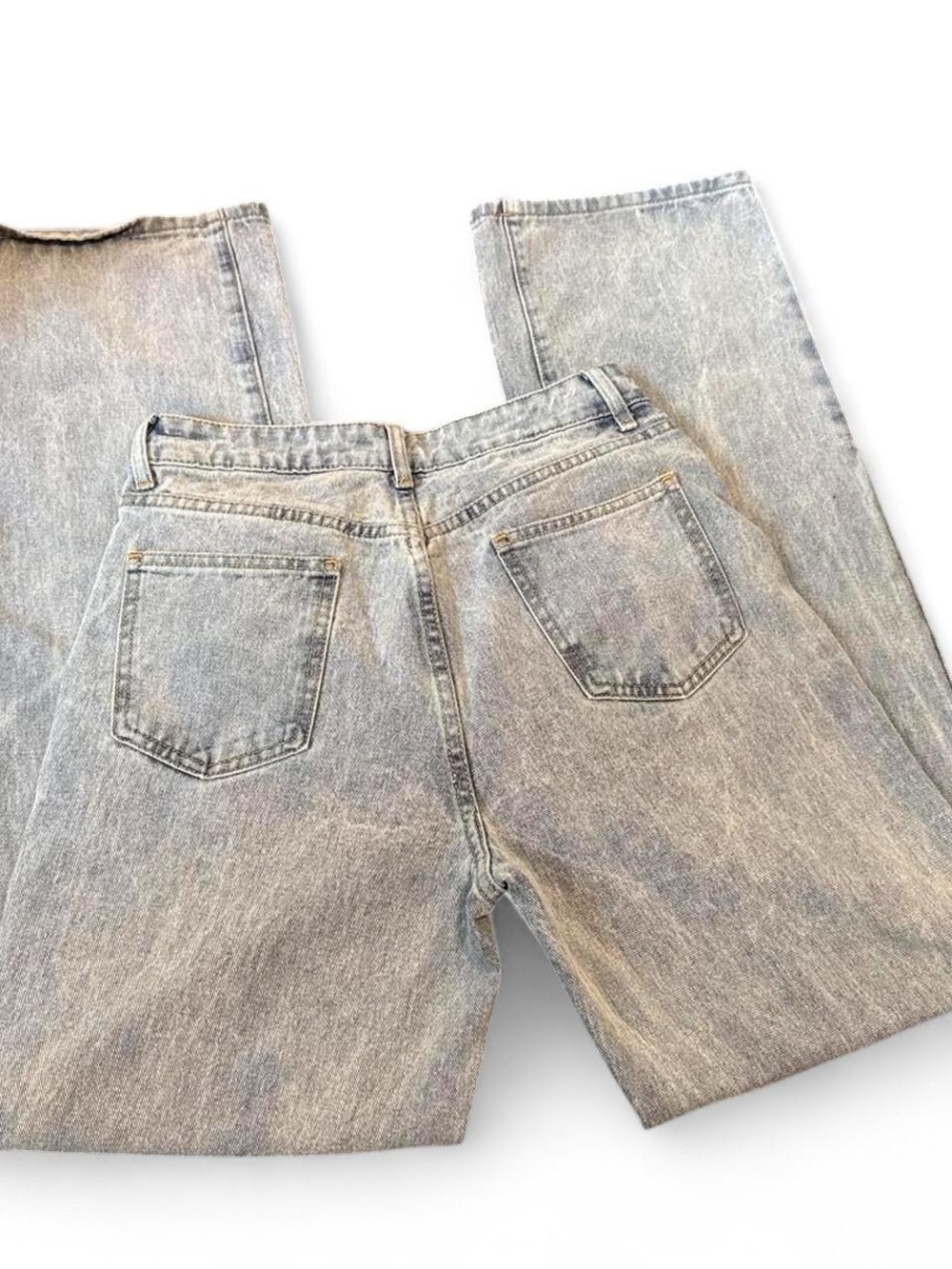 PrettyLittleThing Light Wash Straight / Baggy Jeans